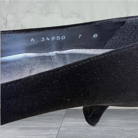 Stuart Weitzman Heels Pumps Vintage Black Fabric Square Toe Spool Heel - Picture 5 of 7